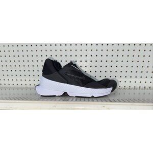 Nike Go FlyEase Womens Athletic Easy On/Off Shoes Sneakers Size 9 Black White